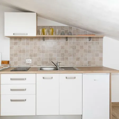 Elena Appartement *