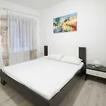 Elena Apartment *